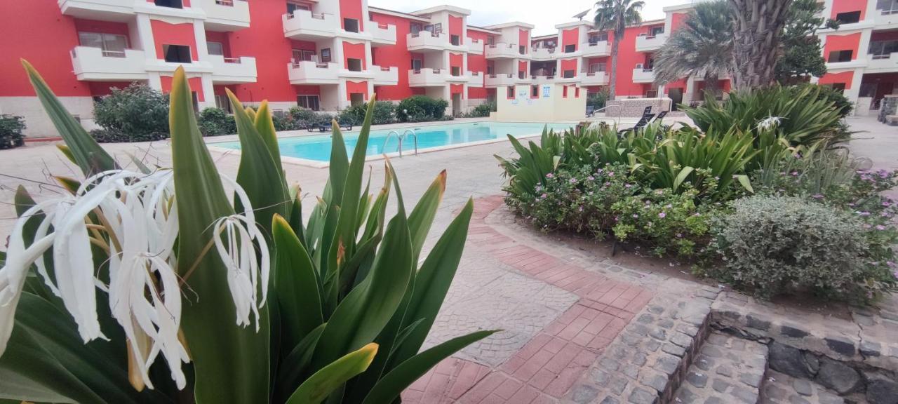 Sal Service Red Moradias Residence With Pool Santa Maria Exterior photo