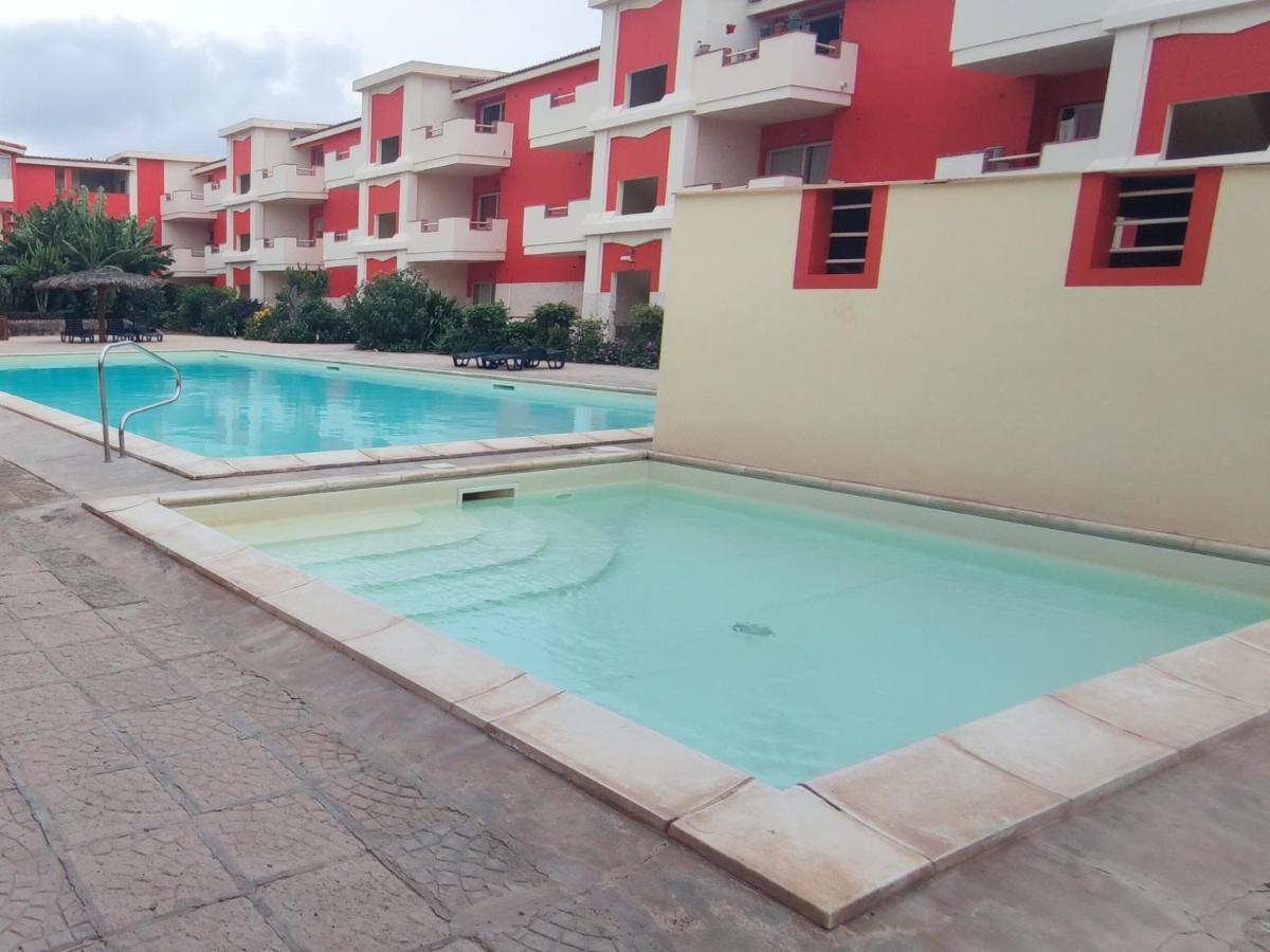 Sal Service Red Moradias Residence With Pool Santa Maria Exterior photo